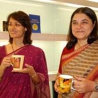 Amala Akkineni and Maneka Gandhi at a painting exhibition - Photos | Picture 102021